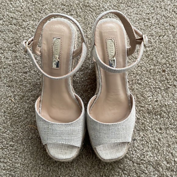 Beach beach/vacation heels! - Picture 3 of 4